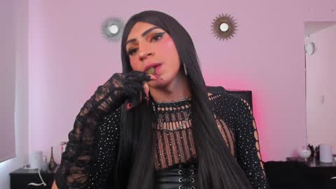 Abbigail Fuster  online show from 01/31/25, 08:12