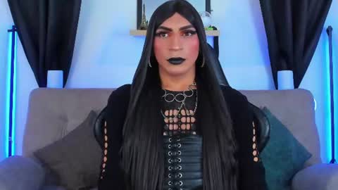 Abbigail Fuster  online show from 07/01/26, 10:28