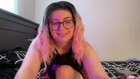 Snapshot of abbiwillow chatting on 06/14/26, 03:03 Abbi Willow online show from 06/14/26, 03:03