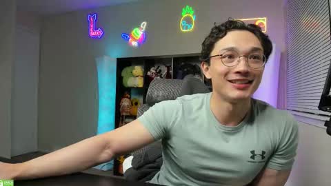 Snapshot of abbuddy920236 chatting on 11/06/25, 04:13 buddy online show from 11/06/25, 04:13