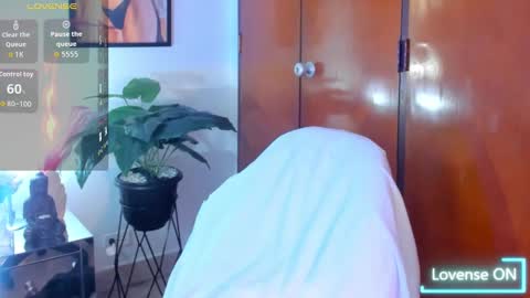 abby_blue01 online show from 09/16/25, 12:55