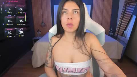 abby_fox7 online show from 10/17/25, 02:41