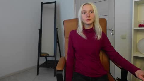 ABBY LAKER online show from 10/13/25, 01:22
