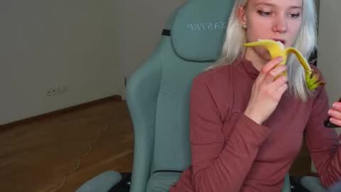 ABBY LAKER online show from 12/03/25, 05:33