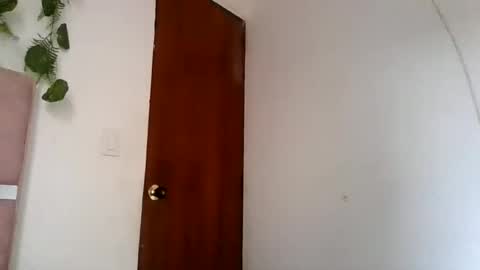 abby_moss_2 online show from 04/17/26, 12:41