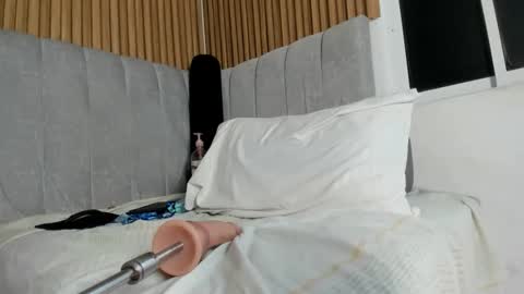 abby_swett1 online show from 02/15/26, 06:37