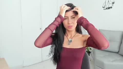 Laura  online show from 04/26/26, 02:15