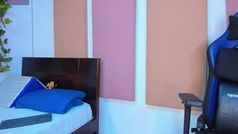 Snapshot of abbyblairs3 chatting on 12/14/25, 05:46 ---Abby--- online show from 12/14/25, 05:46