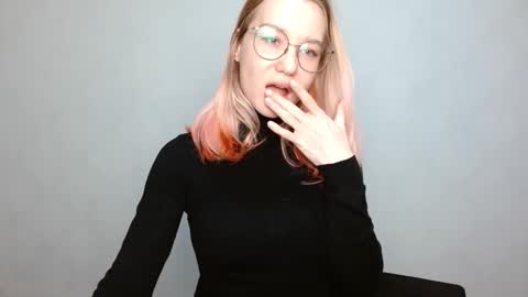 Snapshot of abbymoore__ chatting on 12/26/24, 02:05 Abby Lovense is active online show from 12/26/24, 02:05