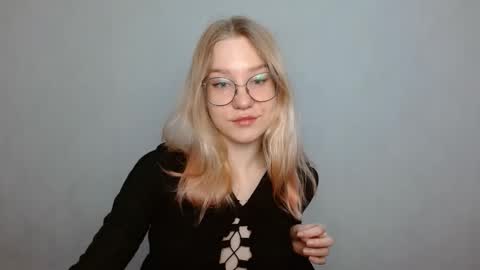 Snapshot of abbymoore__ chatting on 02/06/25, 09:00 Abby Lovense is active online show from 02/06/25, 09:00