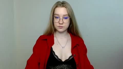 Abby Lovense is active online show from 06/07/26, 10:19