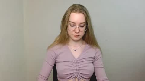 Snapshot of abbymoore__ chatting on 07/09/26, 10:52 Abby Lovense is active online show from 07/09/26, 10:52