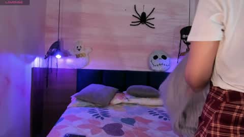 Abigail online show from 10/08/25, 11:30