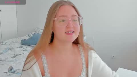 Abby    Stream at Sat  Sun  Mon  Fri online show from 09/28/25, 03:06