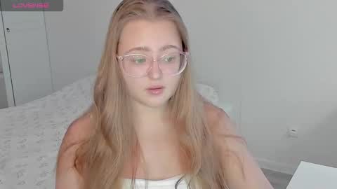 Abby    Stream at Sat  Sun  Mon  Fri online show from 11/01/25, 01:35