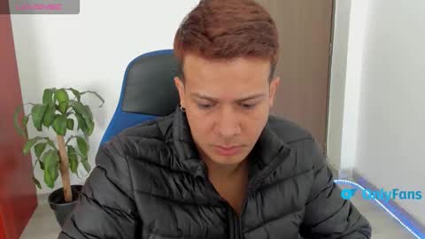 Independence model AbelAsburgo online show from 01/18/26, 02:10