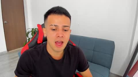 Independence model AbelAsburgo online show from 03/18/26, 07:28