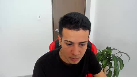 Independence model AbelAsburgo online show from 03/29/26, 09:48