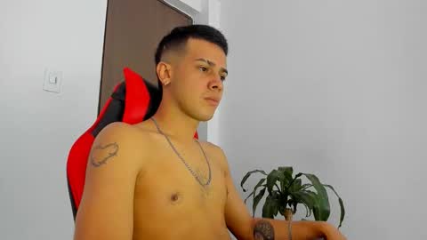 Independence model AbelAsburgo online show from 04/09/26, 10:15