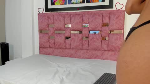 abella_lov online show from 10/20/25, 12:27