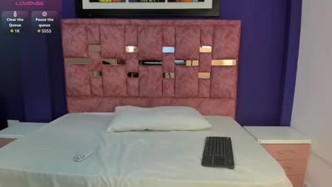 abella_lov online show from 11/28/25, 12:19