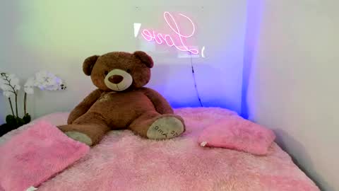  Abella and Kendra  online show from 01/28/25, 08:58