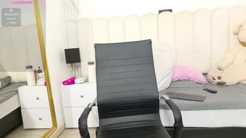 abi_doll online show from 02/23/26, 12:46