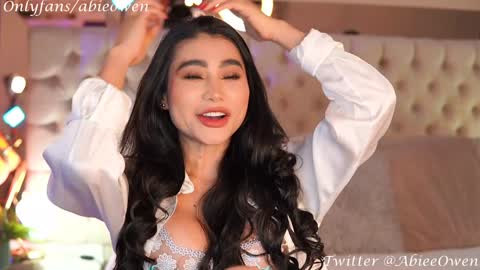 abie_owen online show from 01/04/25, 12:05