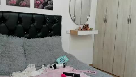Snapshot of abigail_f00x chatting on 06/20/26, 12:52 Abigail online show from 06/20/26, 12:52