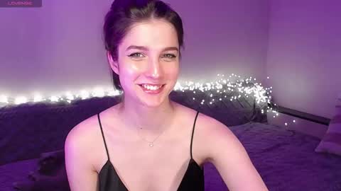 Snapshot of abigailwills chatting on 11/22/25, 05:56 Abigail online show from 11/22/25, 05:56