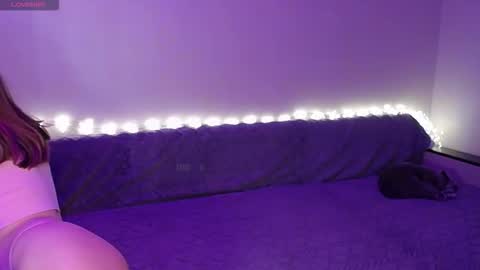 Snapshot of abigailwills chatting on 12/04/25, 04:27 Abigail online show from 12/04/25, 04:27