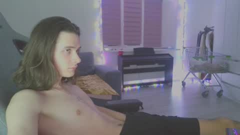 hi  cum in pvt noi extra tip online show from 02/08/25, 02:38