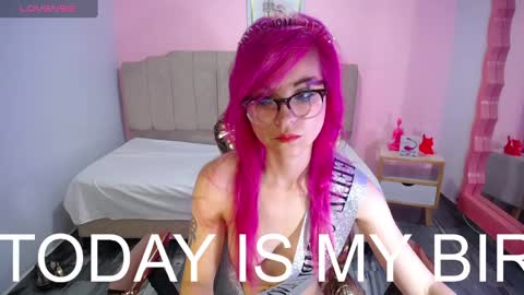 abril_ch_ online show from 09/25/25, 10:52