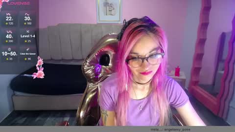 abril_ch_ online show from 11/04/25, 10:58