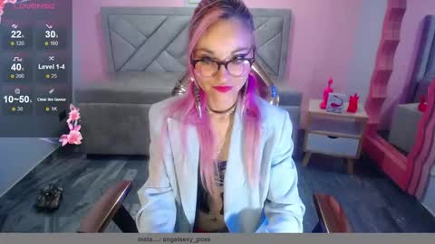 abril_ch_ online show from 11/07/25, 10:48