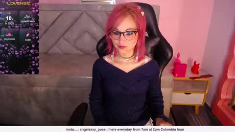 abril_ch_ online show from 02/18/26, 12:23