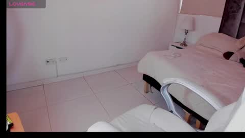 Snapshot of abril_dash chatting on 12/11/24, 06:31 Abril online show from 12/11/24, 06:31