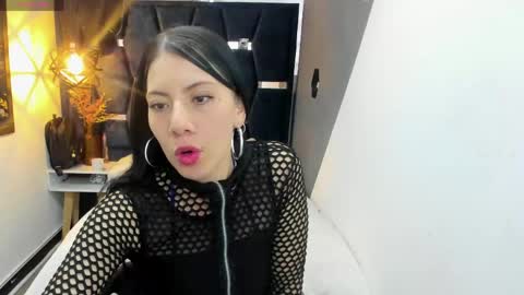 Abril Fox online show from 04/17/26, 09:40