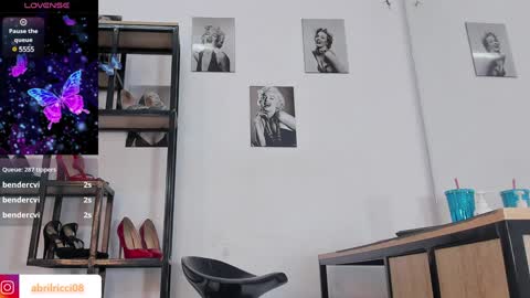 Snapshot of abril_ricci chatting on 12/29/24, 02:21 Abril  online show from 12/29/24, 02:21