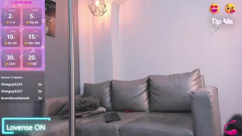 Snapshot of abril_ricci chatting on 01/01/25, 12:32 Abril  online show from 01/01/25, 12:32