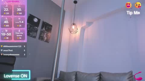 Snapshot of abril_ricci chatting on 01/03/25, 06:44 Abril  online show from 01/03/25, 06:44