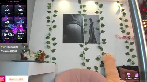 Snapshot of abril_ricci chatting on 01/13/25, 06:16 Abril  online show from 01/13/25, 06:16