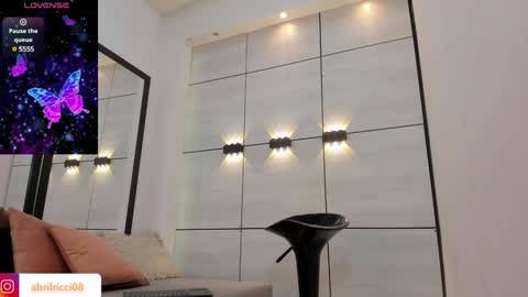 Snapshot of abril_ricci chatting on 01/23/25, 07:32 Abril  online show from 01/23/25, 07:32