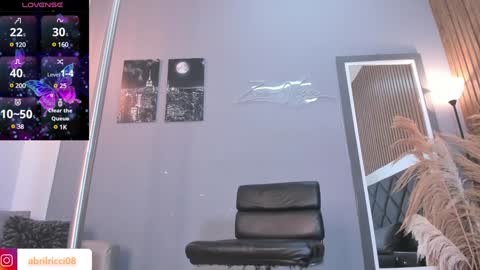 Snapshot of abril_ricci chatting on 01/30/25, 07:18 Abril  online show from 01/30/25, 07:18