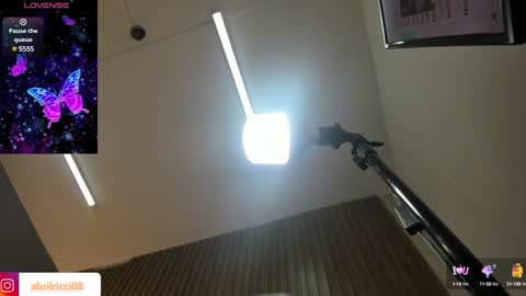 Snapshot of abril_ricci chatting on 02/01/25, 03:52 Abril  online show from 02/01/25, 03:52