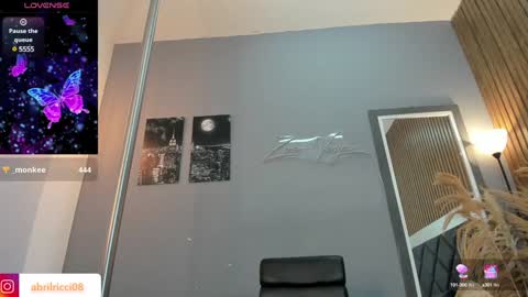 Snapshot of abril_ricci chatting on 02/01/25, 06:54 Abril  online show from 02/01/25, 06:54