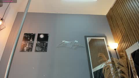 Snapshot of abril_ricci chatting on 02/09/25, 03:11 Abril  online show from 02/09/25, 03:11