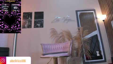 Snapshot of abril_ricci chatting on 02/24/25, 06:27 Abril  online show from 02/24/25, 06:27