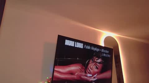 Snapshot of abril_ricci chatting on 09/15/25, 05:07 Abril  online show from 09/15/25, 05:07