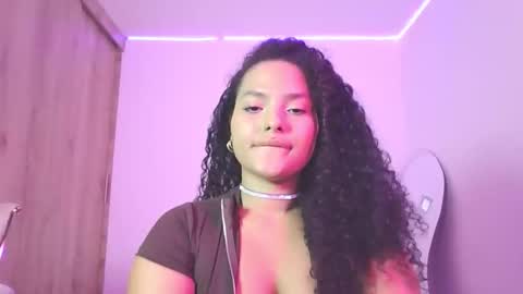 Snapshot of abril_ricci chatting on 10/10/25, 06:56 Abril  online show from 10/10/25, 06:56